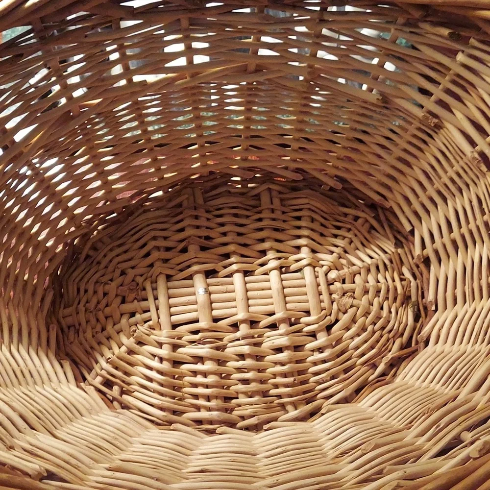 FRENCH LAUNDRY WOVEN WICKER BASKET - 24